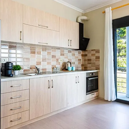 Charm 4, 1br Ap, Sea View, Parking &