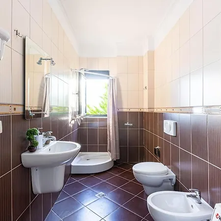 Charm 4, 1br Ap, Sea View, Parking & * Sarandë