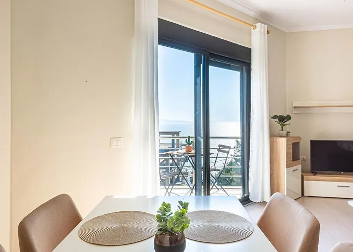 Charm 4, 1br Ap, Sea View, Parking & * Saranda
